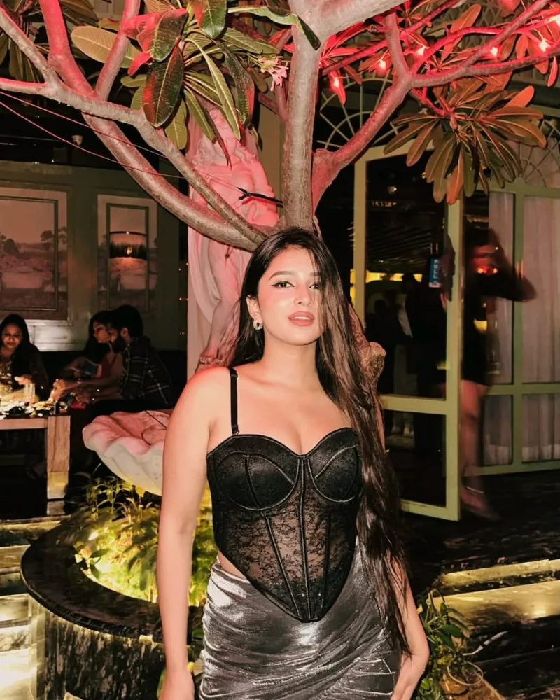 Threesome Mumbai escorts