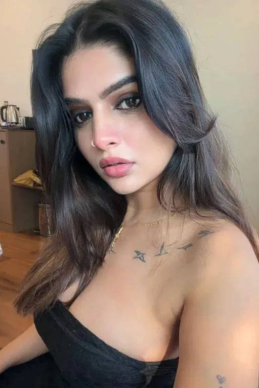 Private housewife escorts in Mumbai - Deluxe Beauties