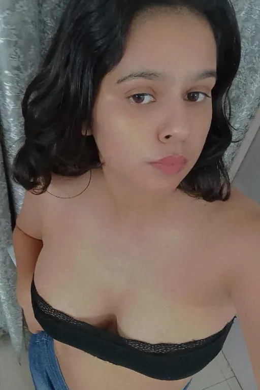 WhatsApp chat escorts in Mumbai - Deluxe Beauties